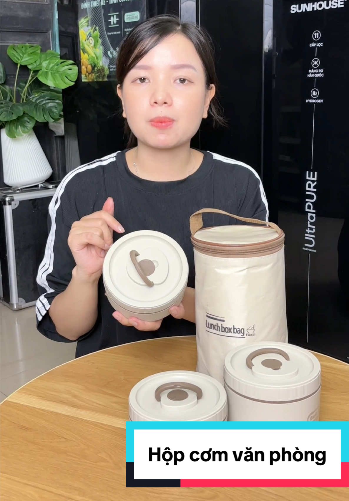 Set 2-3-4 hộp đều có hết theo nhu cầu các bác nhé ạ  #hoaihayho #hopcomvanphong #hopcomgiunhiet #hopcomvanphonggiunhiet 