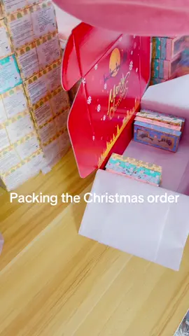 Packing the Christmas order #foryoupage❤️❤️ #lashes #eyelash #makeup #makeuplashes 