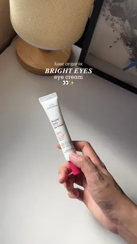 Here’s the affordable eye cream from @Luxe Organix Philippines 👀✨  #eyecream #eyecreamfordarkcircle #eyecreamforeyebags #luxeorganixeyecream 