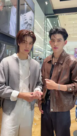 Apm Monaco เปิดตัวร้านสาขาใหม่ที่ชั้น 1 International Fashion Zone ที่ Siam Paragon พร้อมให้ทุกคนชมคอลเลคชั่น Fall 2025 โดยมีคุณภูวินทร์ @phuwintang และคุณปอนด์ @ppnaravit ร่วมงานเปิดตัวร้านสาขาใหม่ในครั้งนี้ด้วย  #APMmonaco #APMmonacoTH  #phuwintang #pondnaravit #pondphuwinn 