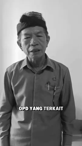 Badai Efisiensi, OPD Klungkung Harus Dirombak!!! 💬💰 Anggaran makin ketat, kegiatan di OPD Klungkung banyak tersendat. Dewan pun mulai wacanakan penggabungan OPD serumpun sebagai langkah adaptif. Karena jumlah 23 OPD dianggap terlalu gemuk bagi Klungkung ⚖️ Usulan penciutan OPD : 1. Dinas Pariwisata digabung dengan Dinas Kebudayaan 2. Dinas Ketahanan Pangan dan Perikanan digabung dengan Dinas Pertanian 3. Dinas Pendidikan digabung dengan Dinas Perpustakaan 4. Dinas Sosial digabung dengan Disnakertrans 5. Bappeda digabung kembali dengan BRIDA  #BeritaDPRD #DPRDKlungkung #Komisi1DPRDKlungkung #BaliUpdate #RestrukturisasiOPD 