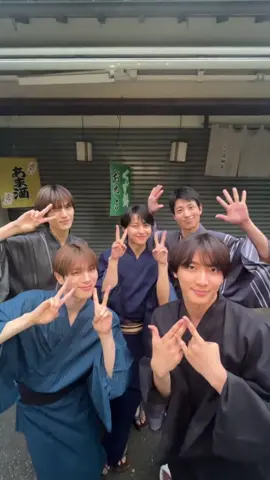 #修学旅行で仲良くないグループに入りました  修学旅行中に撮影💃