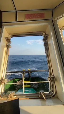 Selat makassar lagi bergoyang#pelautindonesia #pelautpunyacerita #pelautbone⚓🚢 