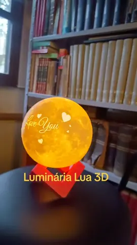 🌙✨ Do filamento à magia. Cada camada dessa lua foi impressa com precisão, paciência e propósito — transformando tecnologia em emoção real. Essa peça foi feita sob medida pra um casal de amigos. Um presente diferente, com significado e um toque de luz. 💡 Acreditamos que inovação também pode ter alma. Tudo começa com uma ideia… e termina com um sorriso iluminado. 😄 🖨️ Impressora: Bambu Lab A1 🎨 Material: PLA 💡 Produto: Luminária Lua 3D com base personalizada #portoalegre #alex3doficial #bambulaba1  #impressao3d  #tecnologia 