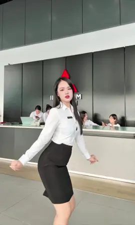 Lên cty quay xem hết flop con beat này khum 😬 #andanvinhphuc #TikTokAwardsVN #saleoto #mitsubishi #nhaytiktok 