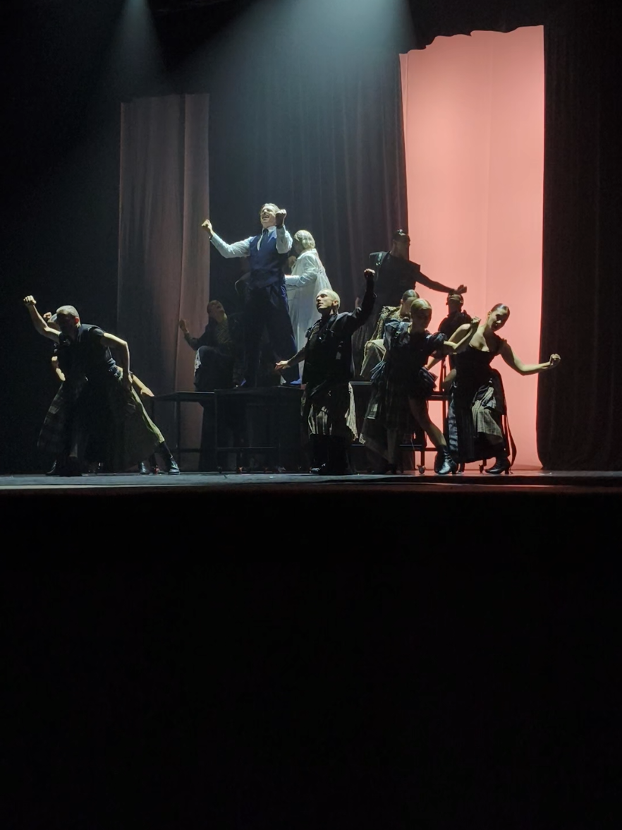 Україна починається з тебе. Пам'ятай це завжди  @Культурний Мур @Licht @Velychko  #театр #мур #чорновіл #кольчик #ребелія 