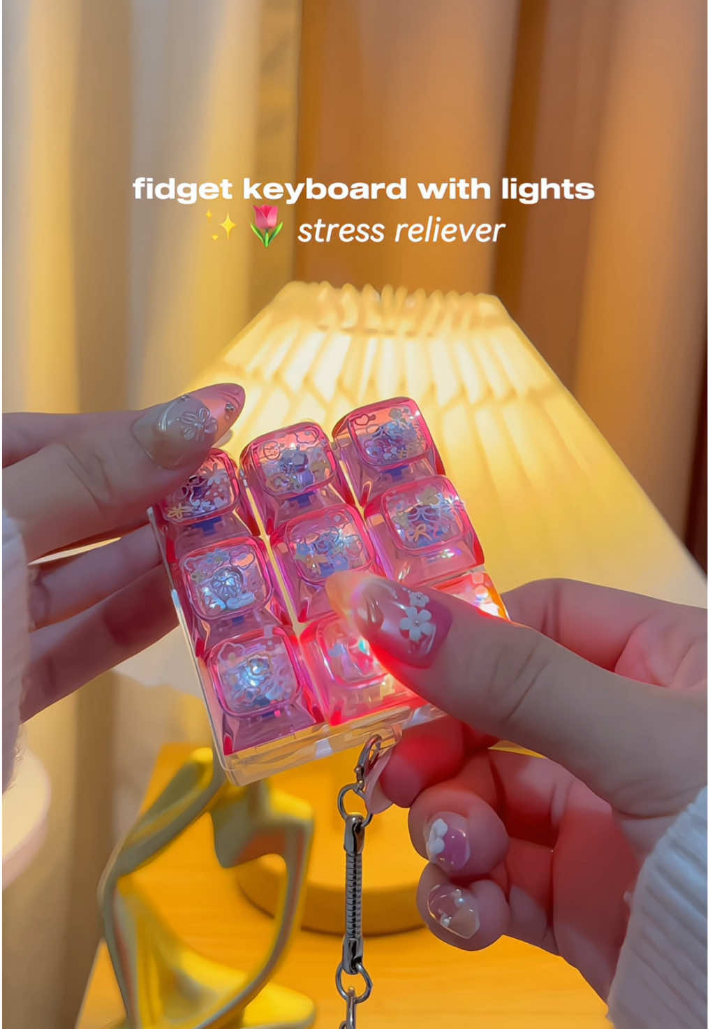 I Just found a new stress reliever sooo cute 🌷💫 #fidget #fidgetkeychain #fidgetasmr #fidgettoys #fidgetkeyboard 