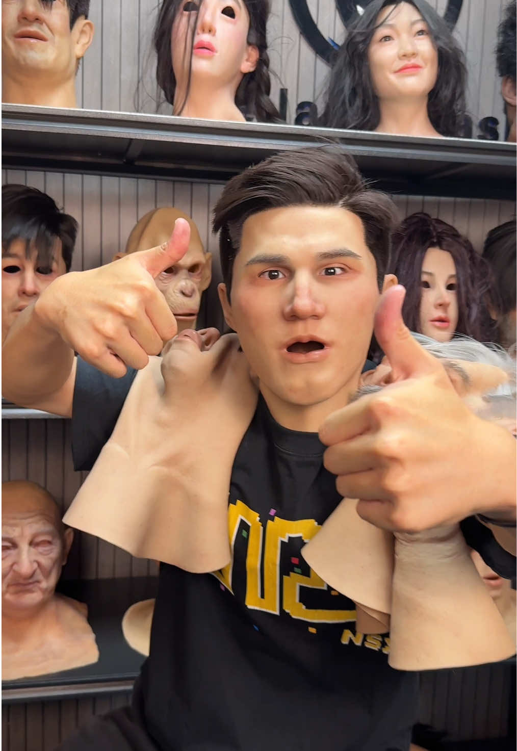 Let me take you to experience the realistic silicone mask.#siliconemask #Realisticmask #masks #cosplay #halloweenmask 