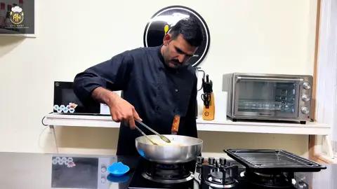 Perfect Crispy Fried Chicken at Home | Crunchy & Juicy Chicken Recipe | AH Culinary INGREDIENTS For marination (میرینیشن کے لیئے) Chicken (چکن) 750 grams Black pepper (کالی مرچ) 1 tsp Garlic powder (لہسن پاؤڈر) 1/2 tsp Onion powder (پیاز پاؤڈر) 1/2 tsp Paprika powder (پپریکا پاؤڈر) 1/2 tsp  Chicken powder (چکن پاؤڈر) 1/2 tsp Salt (نمک) 1/2 tsp Sairacha sauce (سراشا ساس) 2 tsp Lemon juice (لیمن جوس) 2 tsp Hot sauce (ہاٹ ساس) 2 tsp Soya sauce (سویا سوس) 2 tsp For coating (کوٹنگ کے لیئے)  Flour (میدہ) 2 cups Paprika powder (پپریکا پاؤڈر) 1 tsp Chicken powder (چکن پاؤڈر) 1 tsp Garlic powder (لہسن پاؤڈر) 1/2 tsp Black pepper (کالی مرچ) 1/2 tsp #crispychicken #friedchicken #kfcchicken #crunchychicken #ahculinary #juicychicken 