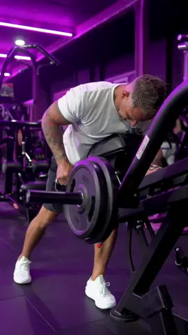 NEW MACHINE REVEAL🚨❗️ Introducing one of our newest pieces based on YOUR feedback - the @Panatta Official T-Bar Row. This machine, also known as ‘The Humbler’ target your lats, traps, and rhomboids with Italian-engineered perfection🇮🇹 💪The Panatta T Bar Row is engineered for optimal biomechanics, offers a convergent movement path, independent levers, and adjustable chest support for perfect muscle activation and joint alignment💪 🗣️Be sure to give it a go and let us know what you think🗣️ 💜This upgrade was based on your feedback through our app via the ‘Ideas’ page! Over 100 of you voted to upgrade our existing T-Bar, so that’s exactly what we did💜 #AscendancyFitness #Gym #Warrington #gymequipment #panatta 