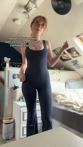 5’5 and 55kg (ish) and got a size small😋 