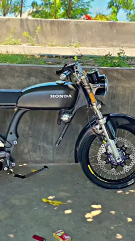 Sritt🤙🏻🤳🏽#cb125se #cbgank #downsisstyle #fyp #xyzbca 