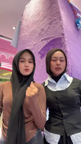 day one ktmuu💃🏻 @Uyuyyl cantiikk bangett aslinyaa💋🫶🏻