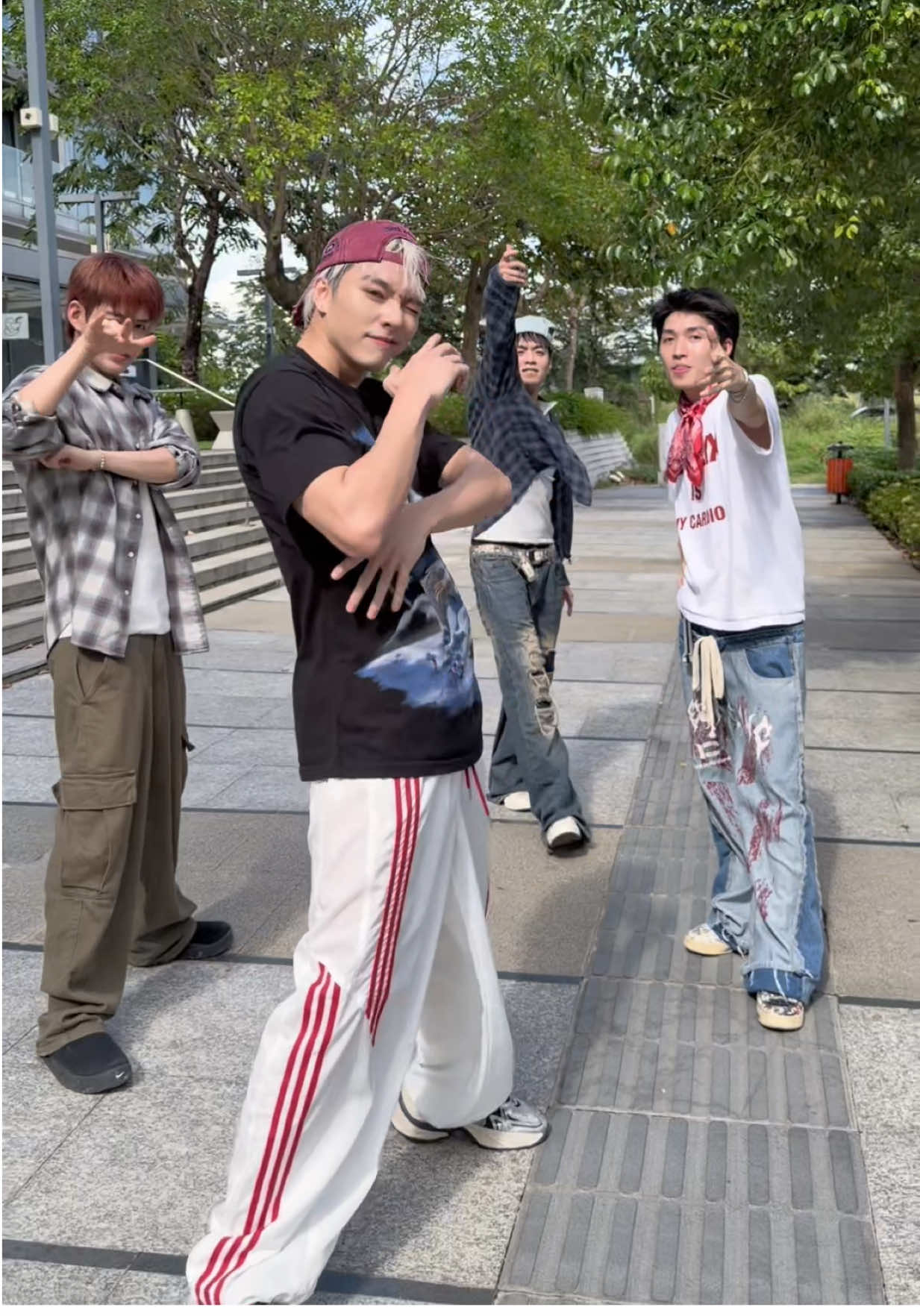 Break dance của Đa Nghi nè @hellonegav @DILLAN @CODYNAMVO #anhtraisayhi2025 #hainam 