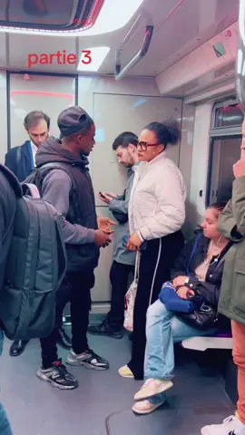 LES DÉLIRES DE CHOCO, Le respect dans les transports en communs @Doudou #france🇫🇷 #camerountiktok🇨🇲237 #cotedivoire🇨🇮225 #canada🇨🇦 #pourtoiii 