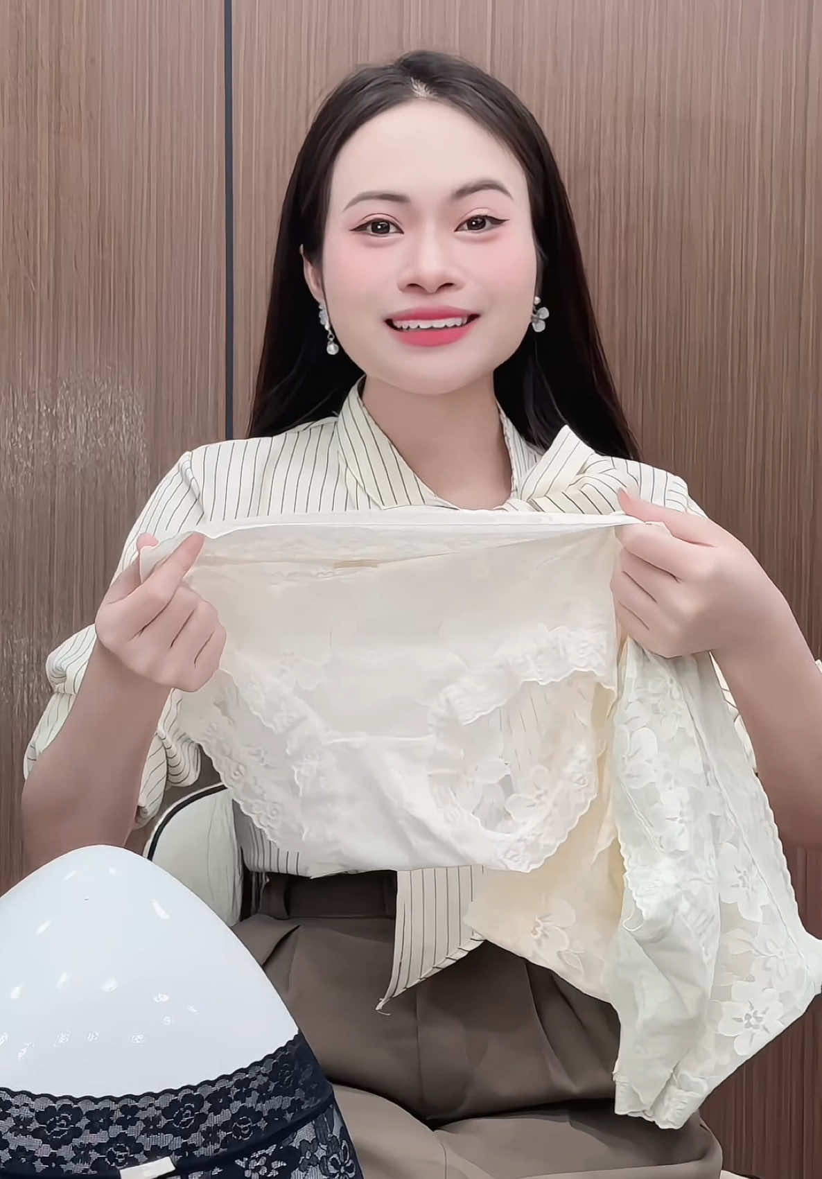 Trời ơiii em nghĩ là ai cũng có em quần này rồi chứ taa 