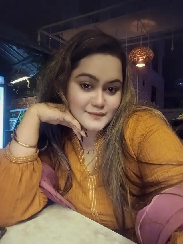 যে মানুষটাকে সবচেয়ে বেশি ভালোবাসতাম সেই মানুষটাকে অন্য কেউ আমার থেকেও বেশি ভালোবাসে 💔😅