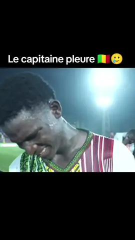 🚨𝗖'𝗘𝗦𝗧 𝗘́𝗠𝗢𝗨𝗩𝗔𝗡𝗧🥲! 𝗟𝗘 𝗖𝗔𝗣𝗜𝗧𝗔𝗜𝗡𝗘 𝗜𝗦𝗠𝗔𝗘̈𝗟 𝗞𝗔𝗠𝗜𝗦𝗦𝗢𝗞𝗢 𝗙𝗢𝗡𝗗 𝗘𝗡 𝗟𝗔𝗥𝗠𝗘𝗦 !🏆🇲🇱@yves_bissouma @Amadou_Haïdara dit DouDou🇲🇱 @Gaoussou Diakite 10 @Mouss_Djenepo officiel ✅ @Néné la diva❤️🇲🇱 @Dorgeles Nene @Toure El Bilal 