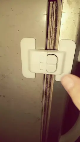 kunci pengaman Pintu Kulkas 