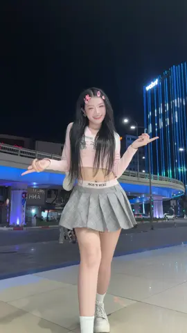 Cộng 1 máy đu trend muộn 😆#tuilathouthou #thoubichay #tiktokdancevn #xuhuong #fyp dc: @LOY 🇻🇳 