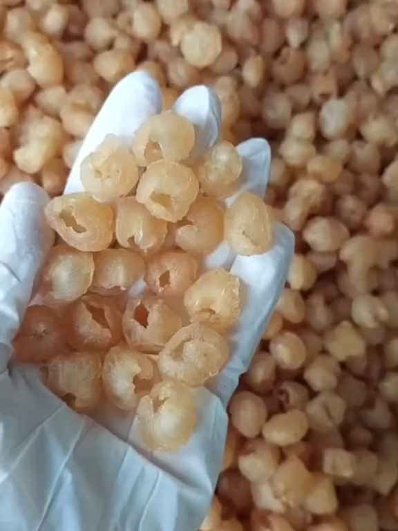 Từng miếng vàng óng – vị ngọt quê nhà nay trọn trong túi nhỏ.#longnhan #longnhansaykho #longnhanhungyen #dacsanvietnam #doanvat