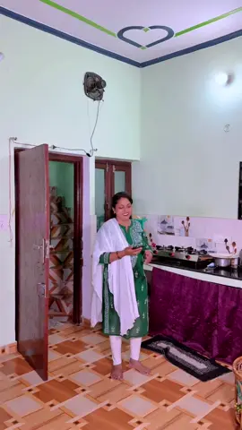 Diwali ki safai 🤣😂#comedy #funny #Diwali #iamamrasiddiqui786 #tiktok 