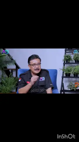 Keputusan yg sembrono oleh Pemilik Ijazah Palsu, makanya tamatan SMP/SMA JD Presiden hancur berantakan... Partai-partai yg memaksakan mencalonkan JD Presiden hingga 2 periode wajib bertanggung jawab.. Skrg Termul JD Presiden makin rusak berantakan...🤦🏻‍♂️🤦🏻‍♂️