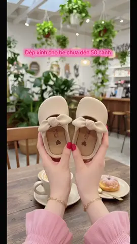 Dép xinh cho bé #TikTokAwardsVN #viral #ilovetiktok #xuhuong #depchobe 
