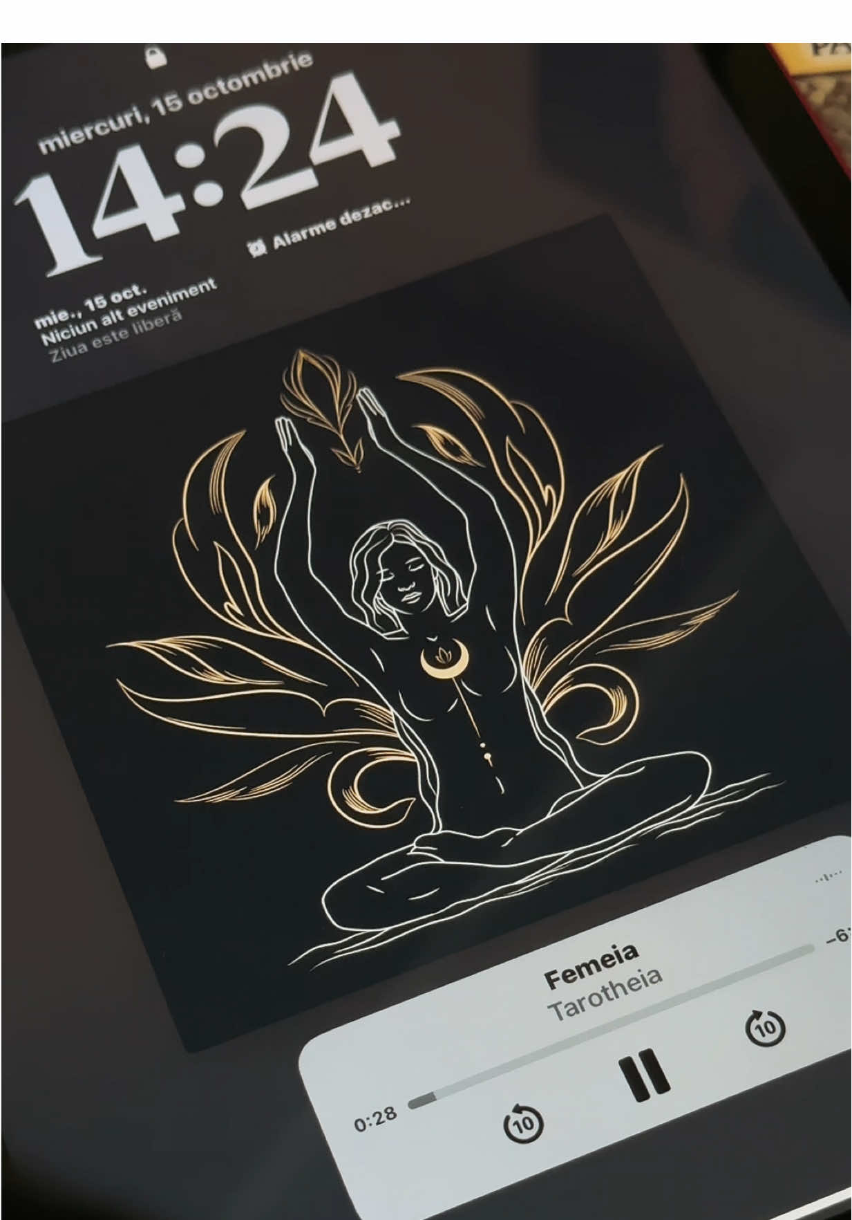 Prietenii mei știu deja despre pasiunea mea pentru tarot, însă nimeni nu știe de noua mea descoperire, Tarotheia, unde am etalări zilnice, meditații și mantre. Partea mea preferată? Povestea zilei. Mereu coincide cu situațiile în care mă aflu.  @app.tarotheia ❤️ voi știați de această platformă? #tarot #tarotheia #manifestare #mantra 