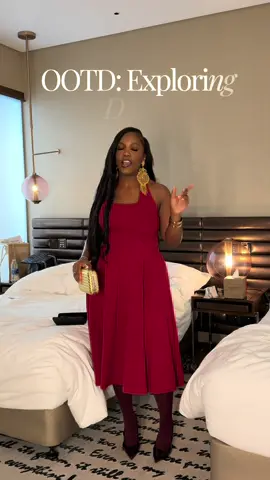 We explored the city of Dubai in style ✨ @readyhubb made sure we toured Dubai in style with convertibles to see each monument and landmark! This day we had an early schedule so I made sure I set my face really well. And used the exact routine I would on my clients Whether clients are booking me for a soft glam or full glam on ReadyHubb, I would make sure their makeup lasts all day! This is just the beginning of our trip! I can’t wait to share more with you all! #readyhubb #readyhubbpro #bookingwebsite #thingstodoindubai 