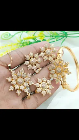 ✨ Shine bright with elegance 💛 #OriginalBrandsPk  #LuxuryJewelry #GoldVibes #TrendyLook #SparkleStyle   