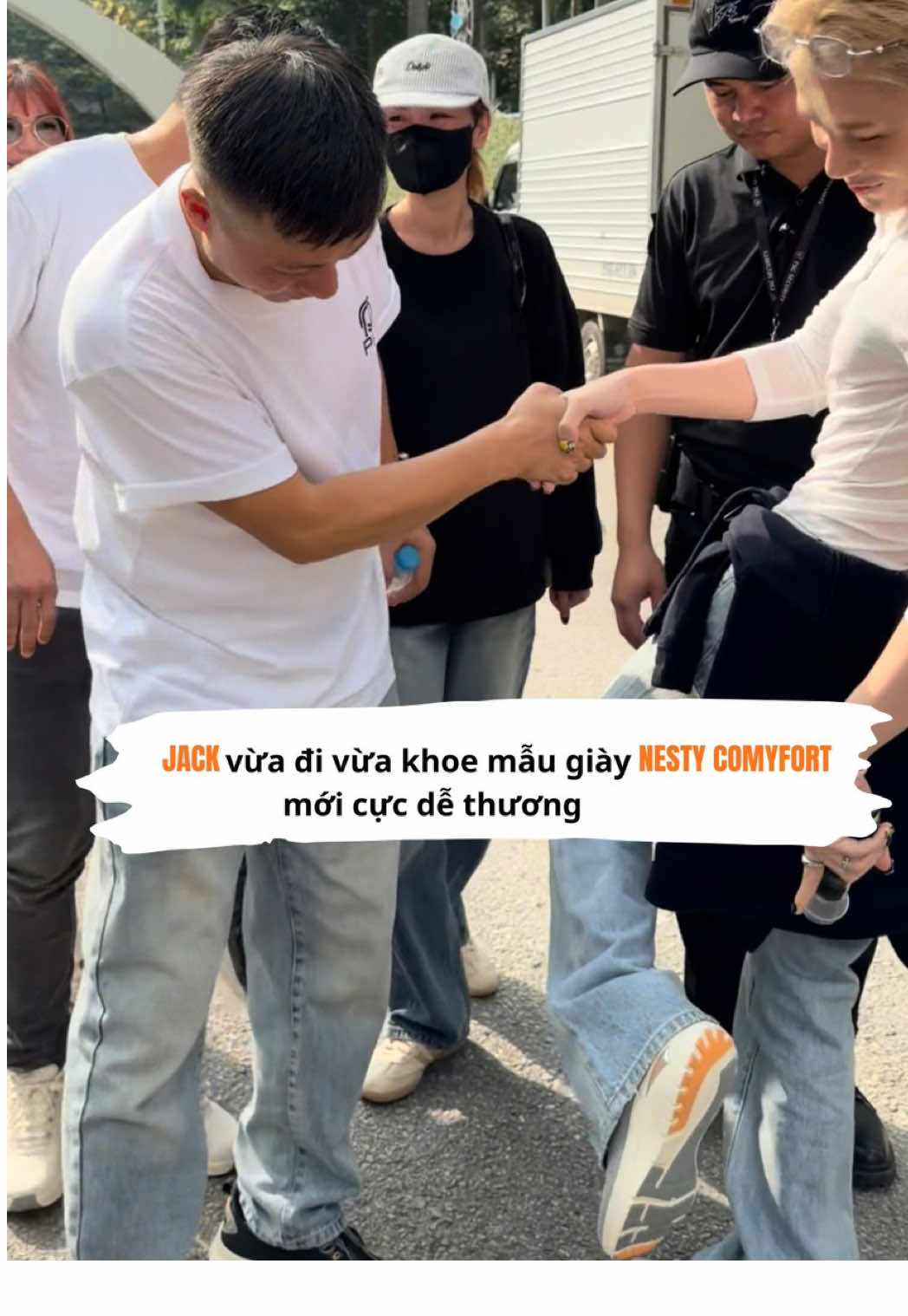 Jack xuất hiện rạng rỡ, khoe mẫu giày Nesty Comfort mới tại buổi tổng duyệt MOONLIT CHILDHOOD 💛#jack #nesty #nestycomfort #j97_iamjack #chutichnesty 