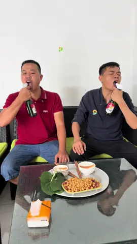 Uống như này thì có mà cả tháng còn chưa hết... #tuyennguyenbobia #TikTokAwardsVN #xuhuong #tiktok  NGƯỜI DƯỚI 18 TUỔI KHÔNG ĐƯỢC SỬ DỤNG RƯỢU BIA