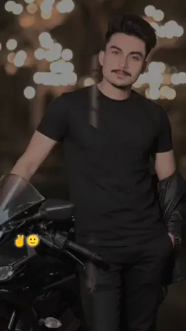 #CapCut ازل سے دکھ بھرا نصیب لیے پھر رہے ہیں🙂🍁 🌸🖤