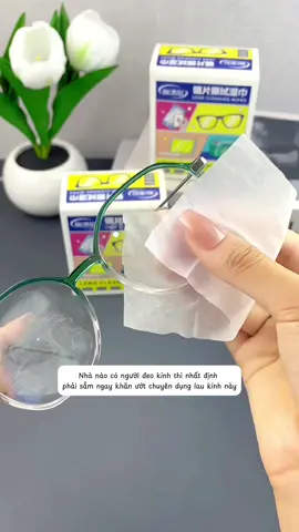 Khăn.lau kính chống bám hơi nước, giúp lau sạch kính cận, kính râm, điện thoại hay máy tính, không để lại vân tay hay vệt nước, rất tiện lợi #khanlaukinh #khanlaukinhnano #khanlaukinhmat #xuhuong 