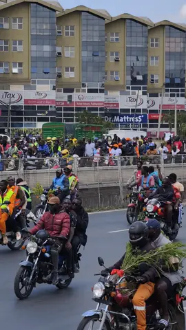 Raila Amolo Odinga's body along Mombasa road from JKIA. #jowijamwomo #raila #fyp #kenyantiktok🇰🇪 #foryoupage 