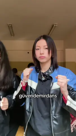 QKWJKWNKW#fypシ゚ #kesfet #girslsuportgirls #fyp #guvendemir 