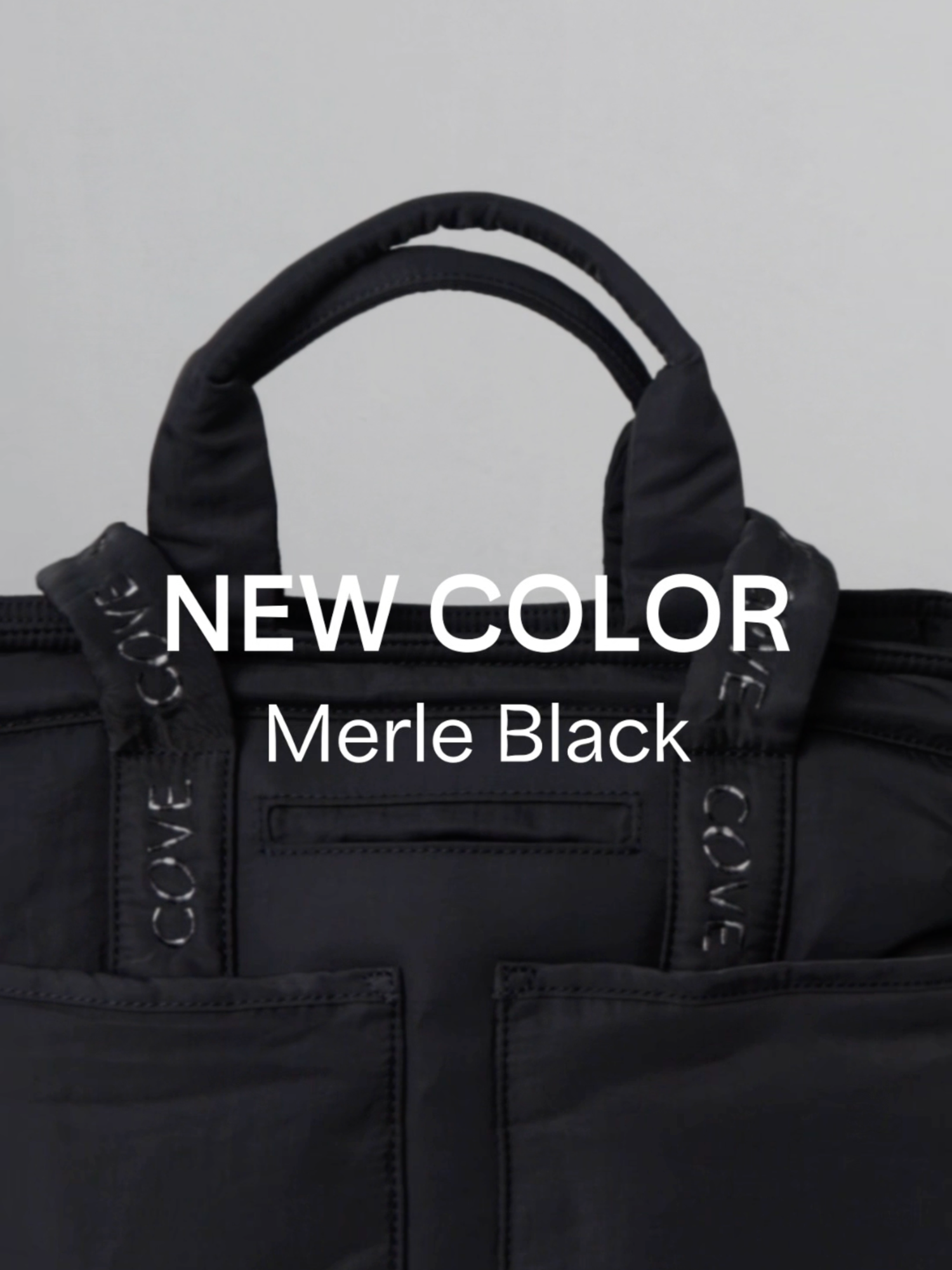 ตามคำเรียกร้อง ถึงเวลาแล้ว!🖤 พบกับ “Puffy Daytrip Laptop Tote” สีดำสุดเท่ “Merle Black” สัมผัสความนุ่ม นิ่ม เบา ฟู ที่มาพร้อมฟังก์ชันจัดเต็ม ใช้งานได้ทุกวัน แมทช์ง่าย เข้ากับทุกลุค โดยไม่ต้องกังวลเรื่องเปรอะเปื้อน #coveluggage#PuffyLaptopTote#NewColor#MerleBlack #กระเป๋าผ้าไนล่อน