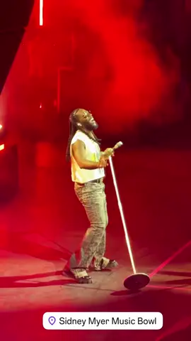 Burna Boy's is live at his sold out show at the 25,000 capacity Sidney Myer Music Bowl in Melbourne, Australia 🇦🇺🔥