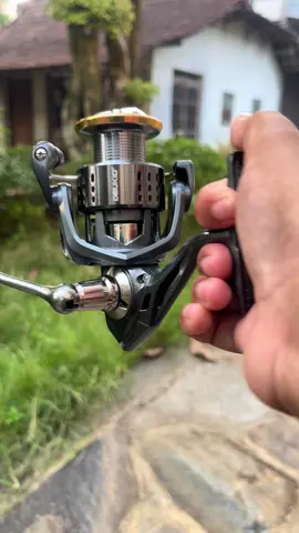 Reel pancing dari CORALOV DEUKIO  SERI DA cocok untuk pemancing pemula dan menengah putaran reel pancing sudah ringan dan enteng sudah oneway juga  #reelpancing  #reelpancingmurah  #reelpancingberkualitas  #reelpancingkuat 