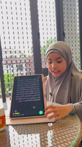 قال إني أريد أن أنكحك إحدى ابنتي هاتين على أن تأجرني ثماني حجج فإن أتممت عشرا فمن عندك وما أريد أن أشق عليك ستجدني إن شاء الله من الصالحين #سورة_القصص #قران_كريم #islam #video #quran