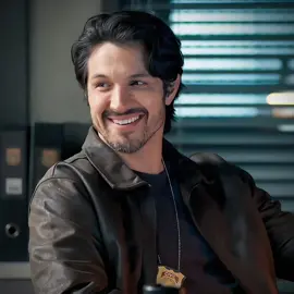 ─ Eu me rendo!! 🤌🏻😍 Paulinho está vindo aí, dia 20 de Outubro,A grande Estreia de #TRÊSGRAÇAS  . . . #romuloestrela #novelasglobo #novelasdas9 #novelasbr 