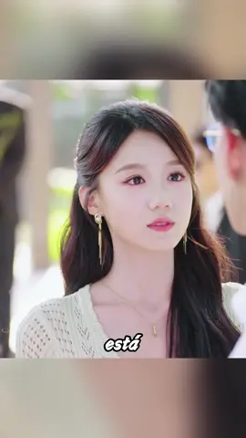 El hombre olvidó a su prometida después de la amnesia. Se casó con otra persona.#movie #usa #tiktok 