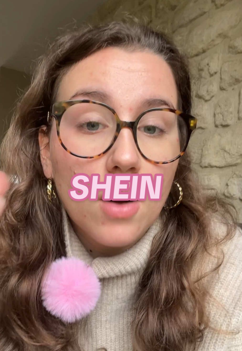 Peut-on vraiment en vouloir aux gens qui achètent chez Shein ?  #shein #bhv #analyse #fastfashion #communication 