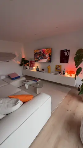 Home sweet home ✨ Für uns geht’s heute endlich in den wohlverdienten Urlaub 🥹 Ich liebe unser Zuhause so sehr.. Aber jetzt freue ich mich trotzdem auf ein paar Tage Sonne ☀️  #aesthetic #cozy #design #decor #inspiration           