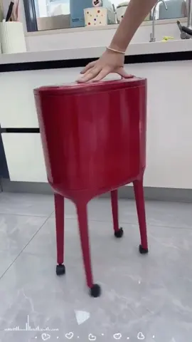 #foryou #fyp #居家好物  #滑轮长腿拉圾箱#goodthing  You don’t have to bend over to  throw garbage.you need to push  it over there.  Welcome everyone to comment. Kotak sampah kaki panjang  dengan roda ini sangat berguna. Selamat datang untuk komen.
