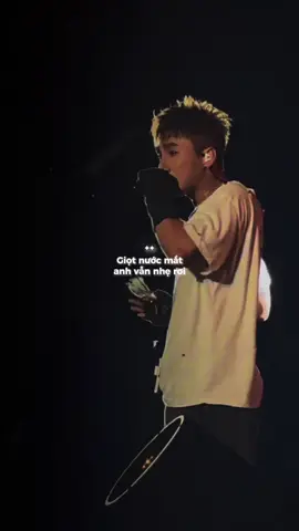 Giọt nước mắt anh vẫn nhẹ rơi.. #sontungmtp #emdaudutucach #nhachaymoingay #xuhuongtiktok 