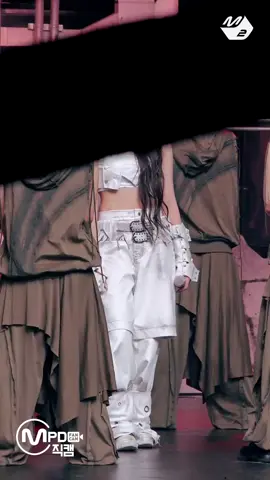 [MPD직캠] 베이비몬스터 로라 직캠 4K _WE GO UP_ (BABYMONSTER RORA FanCam) _ _MCOUNTDOWN_2025.10 @babymonster_yg  #kpop #ygentertainment #foryoupage #wegoup #babymonster #danceperformance #behindthescenes #kpop  #rora 