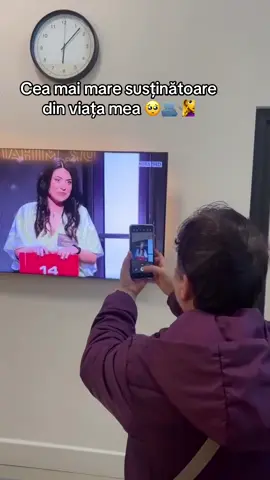 Mămica mea surdă 🤍🧏‍♀️ te iubește fetița ta mult de tot ! @CorneliaChitu  IG : Lavinia Chitu 7  #mamicasurda #mami #langaminemereu #iubireameainfinita #laviniachitu 