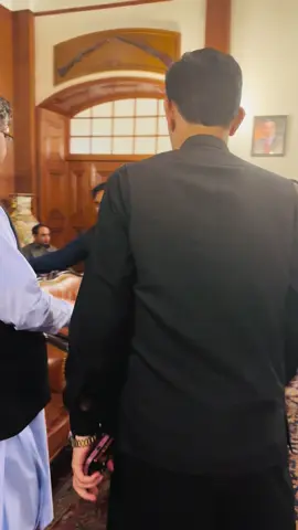 Asy dustar ku                                 Governor House with PTI leadership #pti_zindabad #cmsohailafridiofficial 